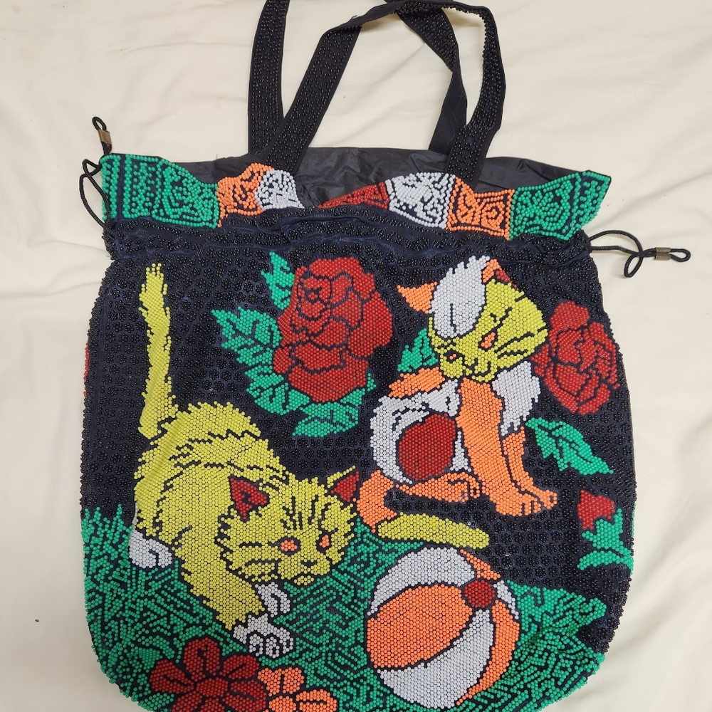 VINTAGE CAT BEADED HAND BAG